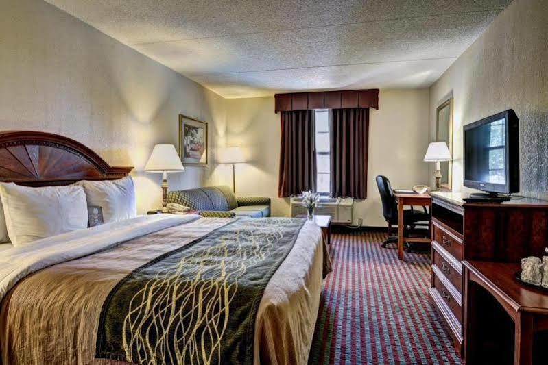Red Roof Inn Newport News - Yorktown Buitenkant foto